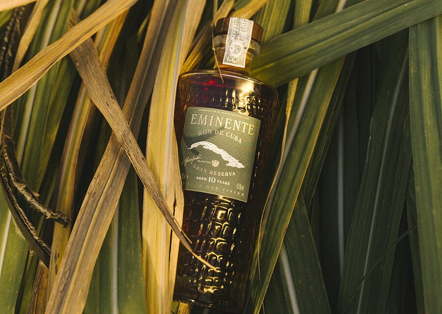 Eminente Gran Reserva Edition N°1 prend de la bouteille
