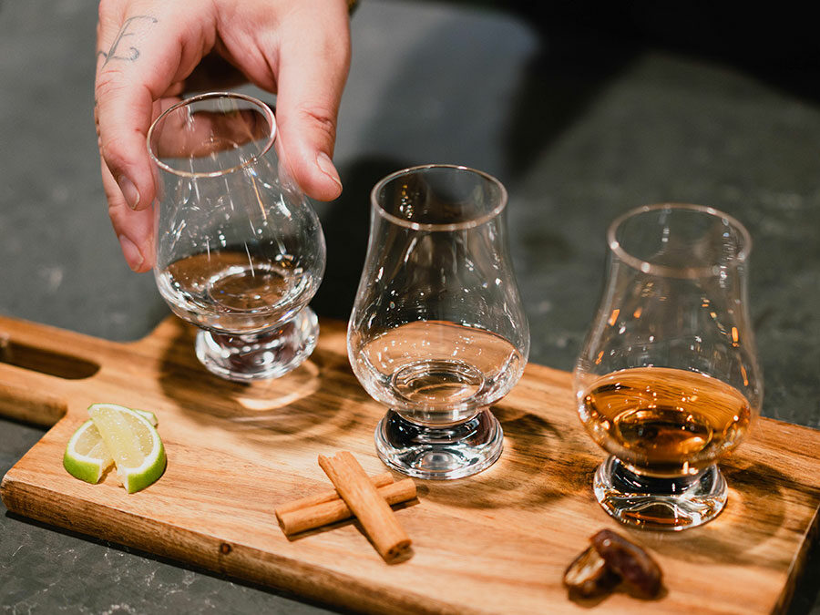 Les 6 types de verres à whisky : comparatif complet pour sublimer vos dégustations