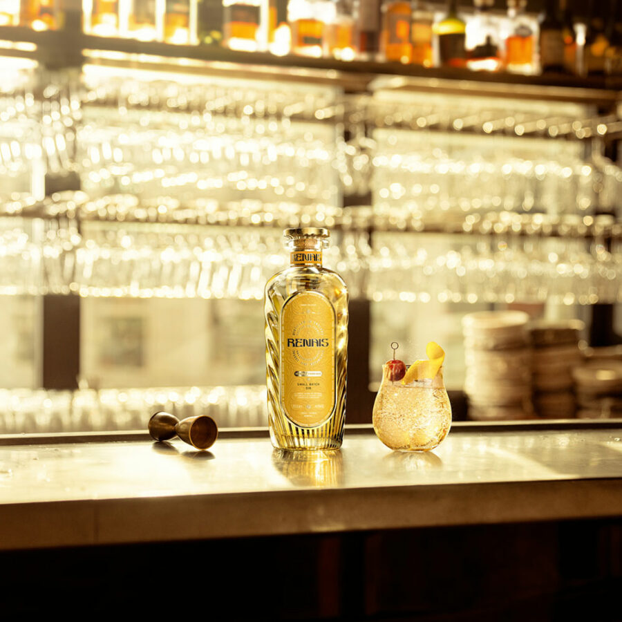 Renais Gin : l’héritage de la famille Watson en Bourgogne revisité par Alex et Emma Watson