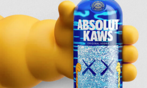 Absolut Kaws : une édition limitée qui met l&rsquo;artiste sur la bouteille